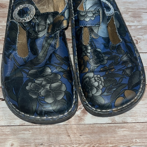 Algeria Blue and Silver Floral Pattern Leather Clogs Size 37 - Picture 8 of 10